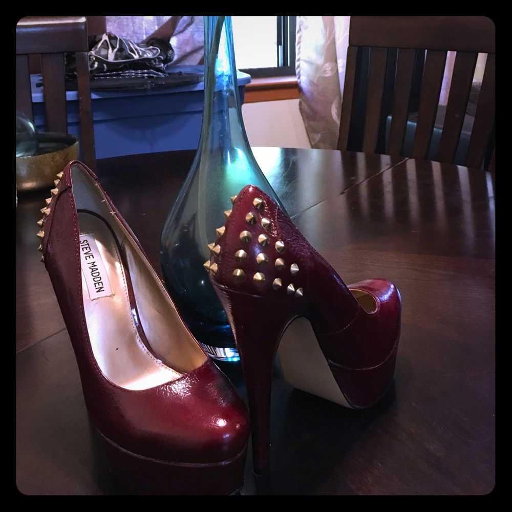 Steve Madden sexy studded heel pumps